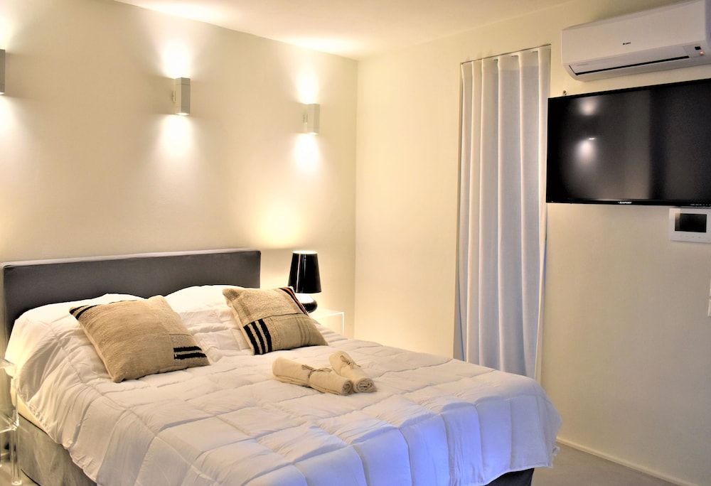 Acropolis Suites