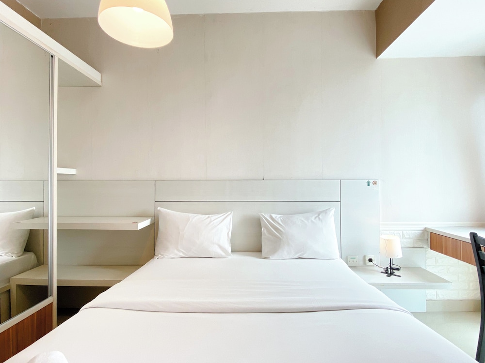 Good Deal And Restful Studio Grand Dhika City Apartment