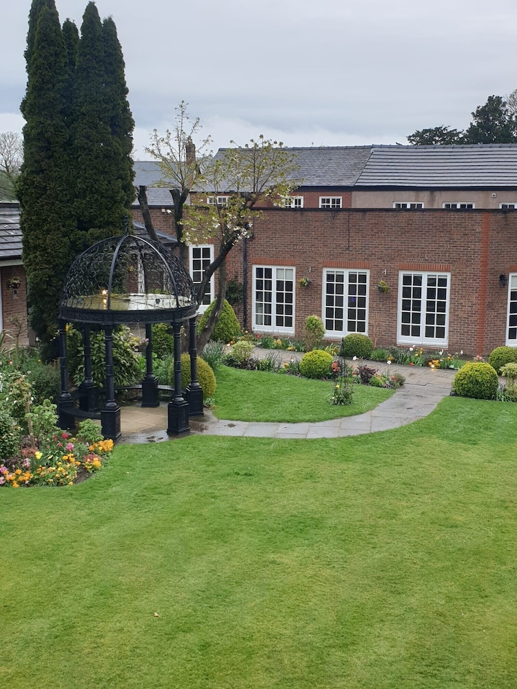 Rossett Hall Hotel
