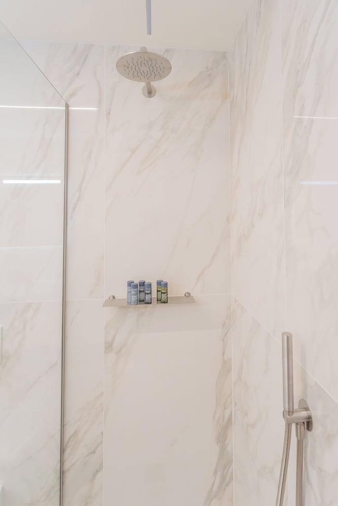 Modern & Stylish Apartment in Como City by Rent all Como