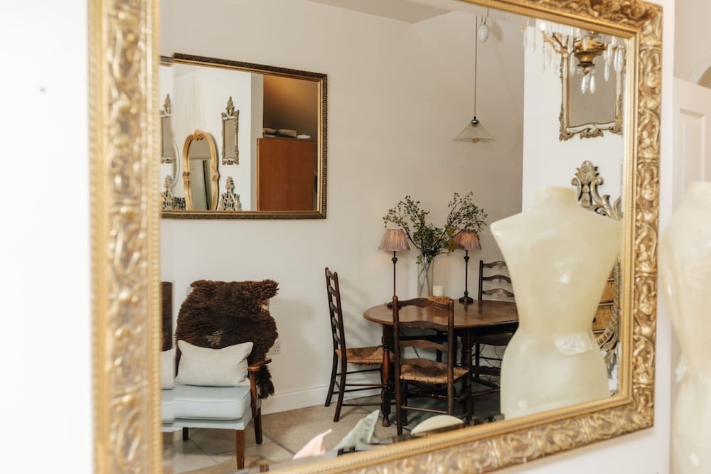 Vintage Chic Coach House