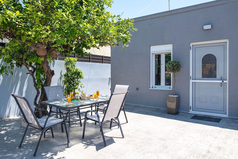 Avli Village House With Private Jacuzzi