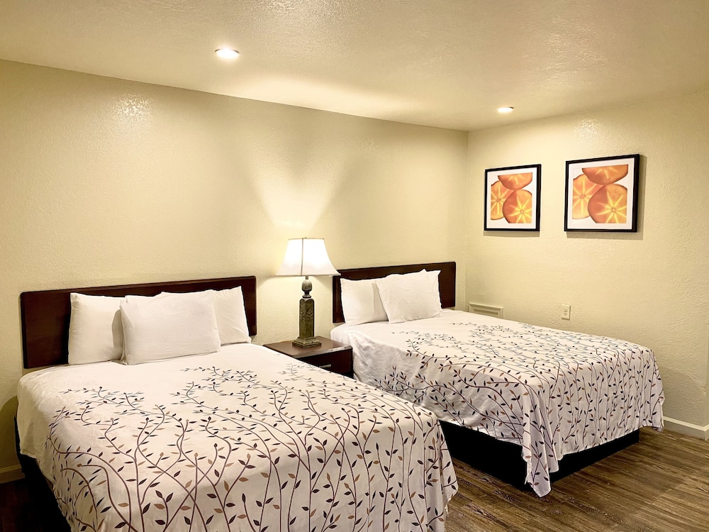 Whistling Pines - Daily & Extended Stay, Elizabeth City