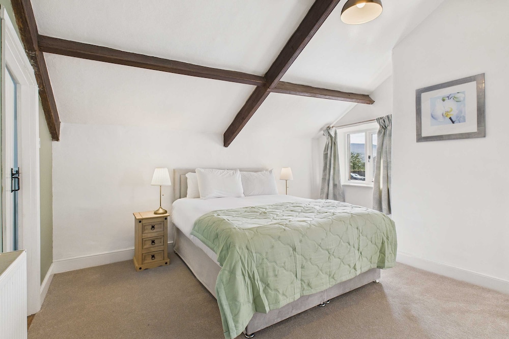 Host Stay Brackenrigg Cottage