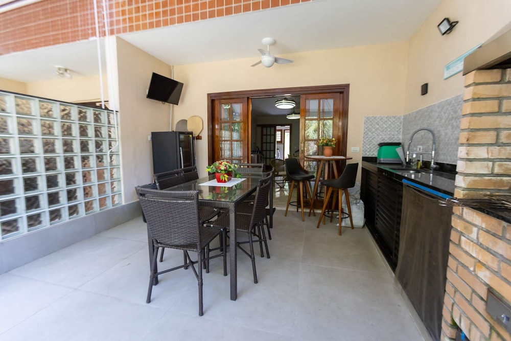 Casa em Condom nio com Piscina Wi-fi e Garagem