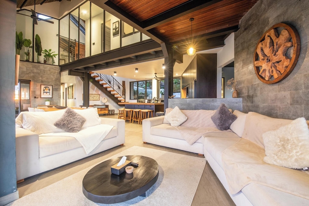 Stunning 6BR Villa 5 Mins to Bingin