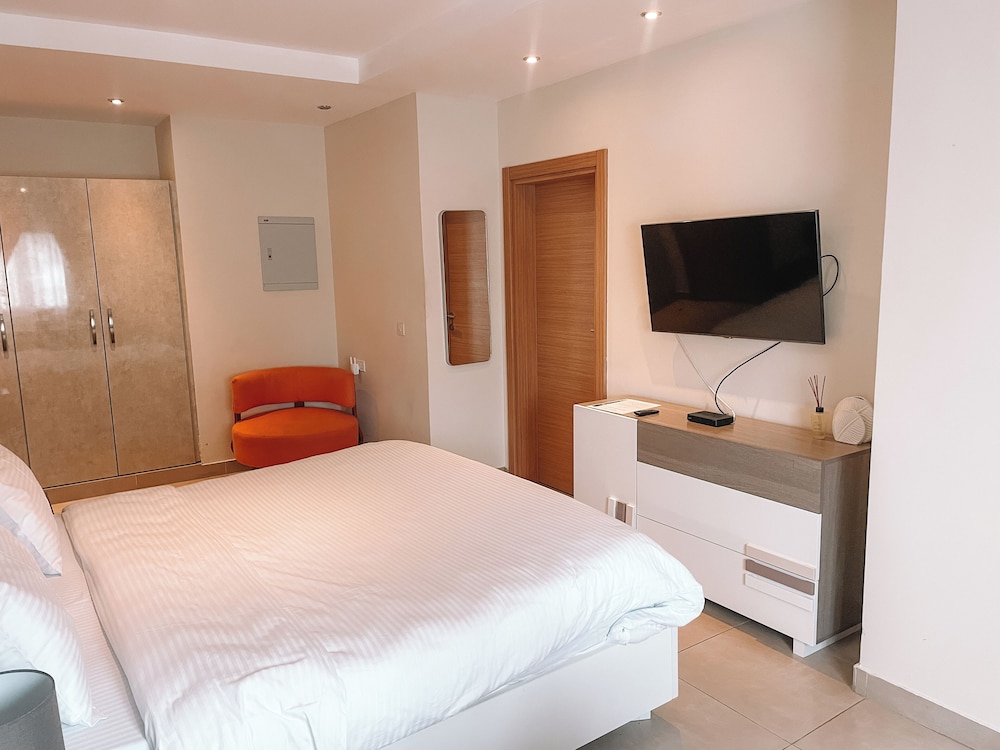 Sky Suites Airport
