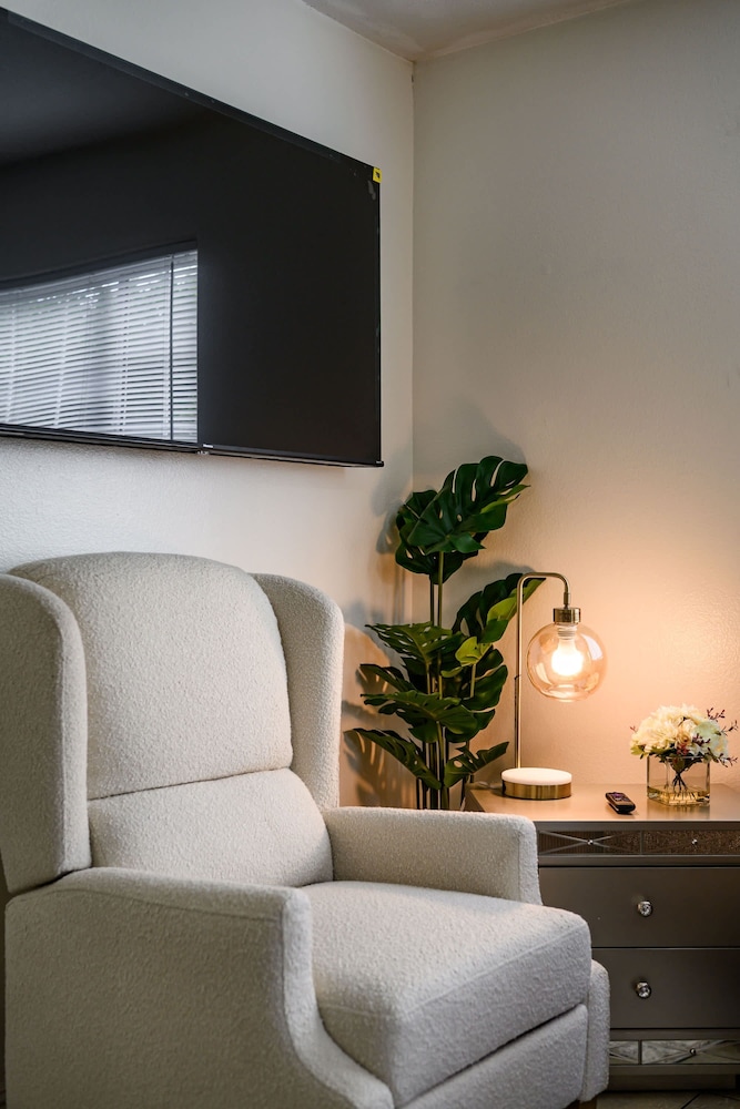 Near USC Dtla Spacious Private Bedroom 4