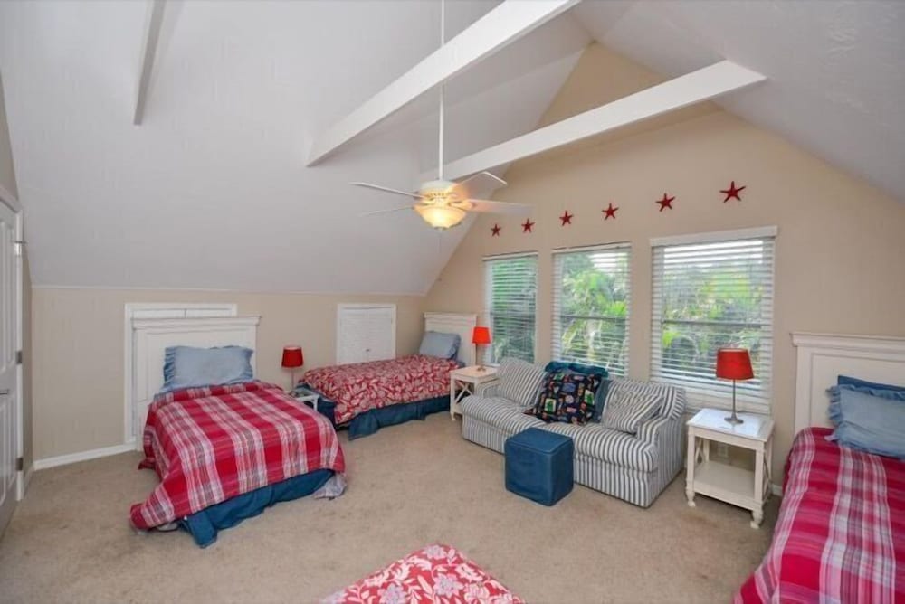 129 51st Street 3 Bedroom Home by RedAwning view 5
