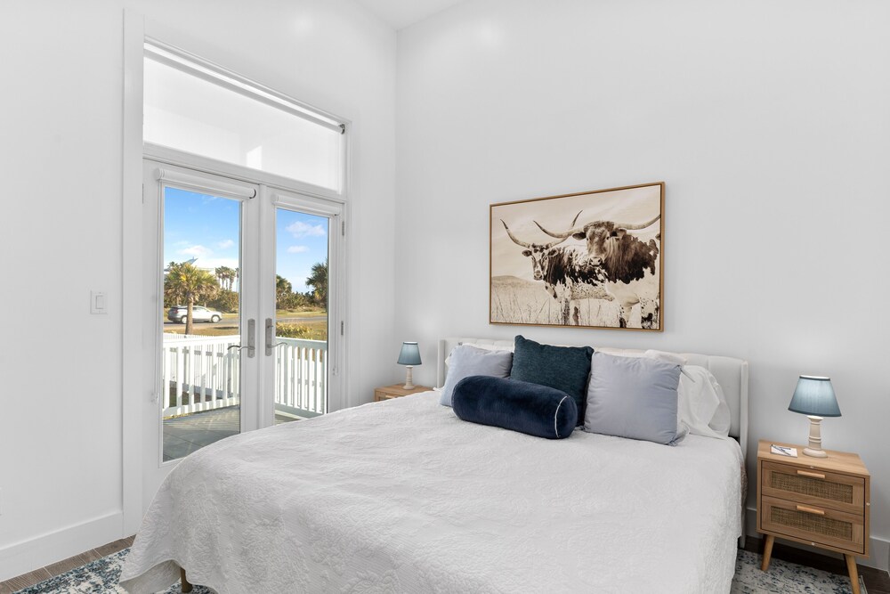 The Scarlett - Private Home At The Shores 3 Bedroom Home