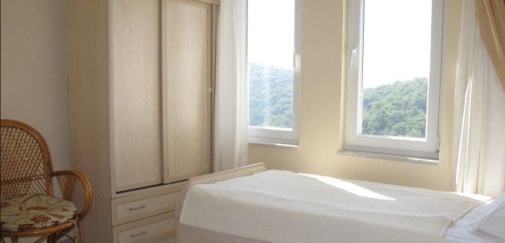 Villa TH20 by JoyLettings view 2