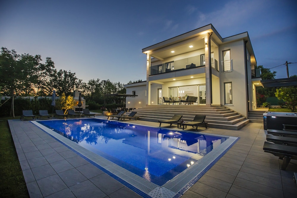Villa in Imotski Near Blue & Red Lakes