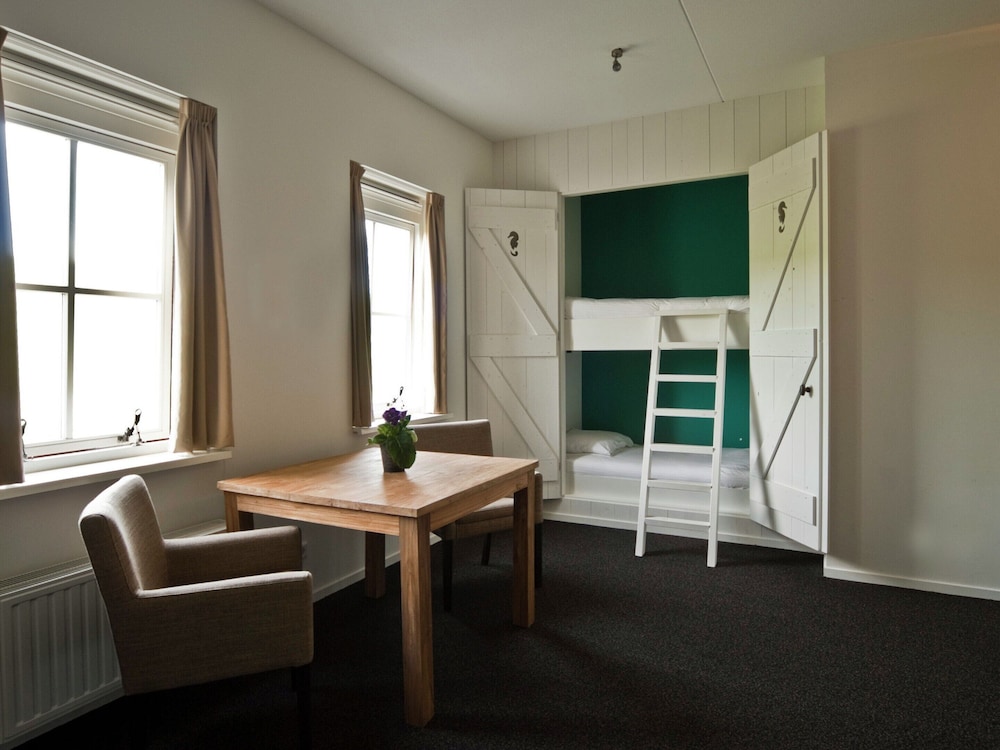 Group Accommodation 50 m From the Oosterschelde view 3