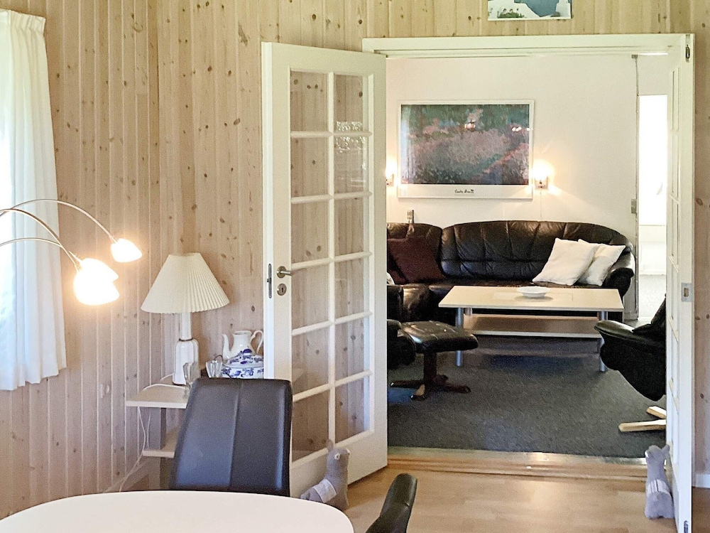 6 Person Holiday Home in Vaeggerlose