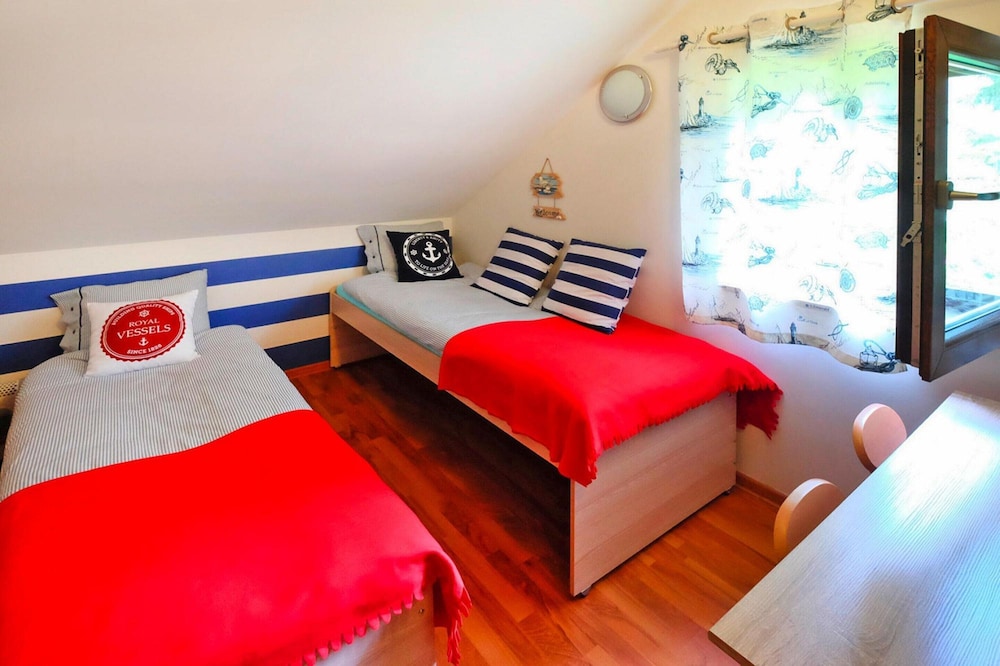 Holiday Home in Lukecin Near Baltic Beach view 5