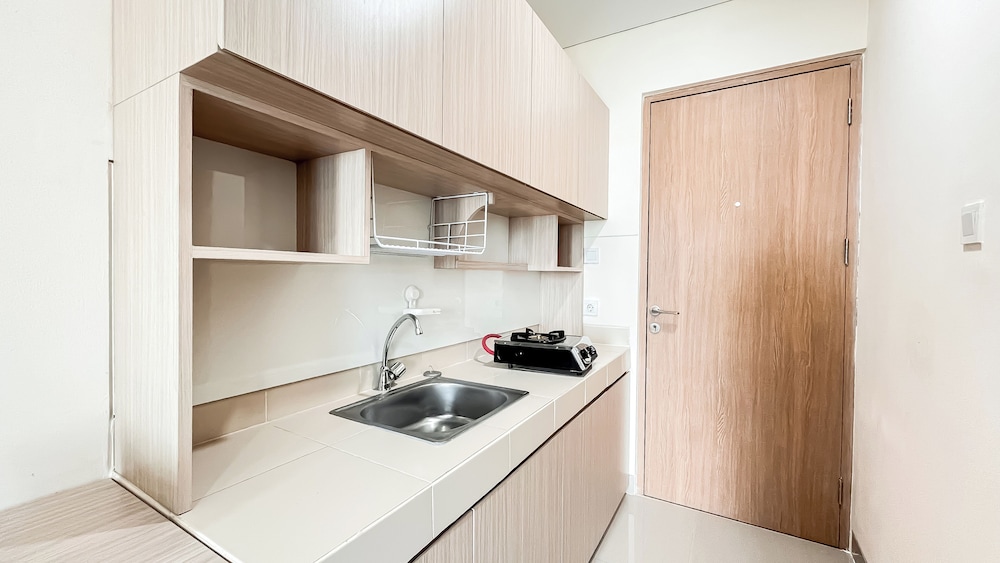Simply And Homey Studio Room Apartment B Residence