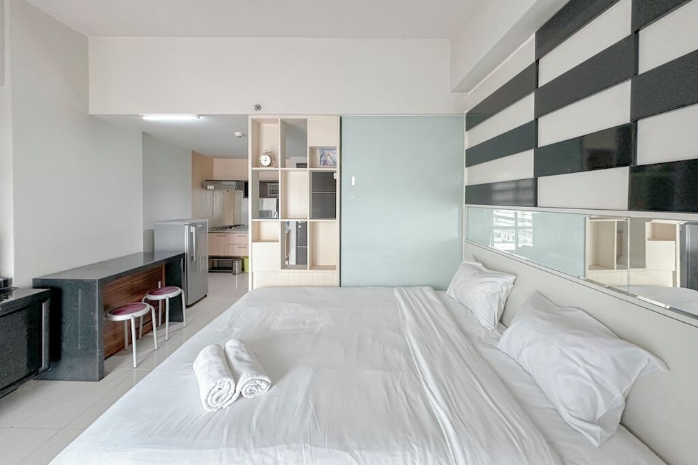 Minimalist and Cozy Studio at The Square Surabaya Apartment