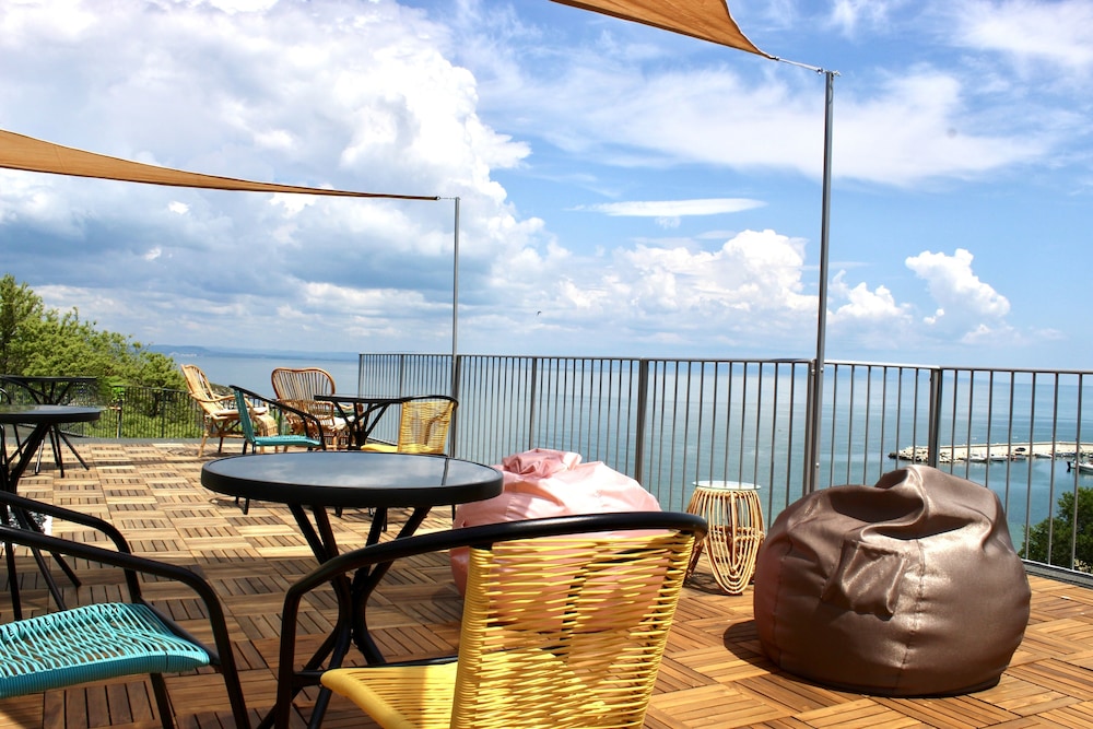 SUNSET ART HOTEL