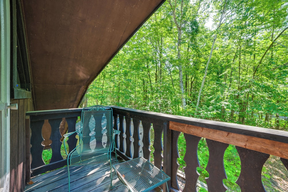 Indoor Pool Access: Cabin in Lakes of the North!