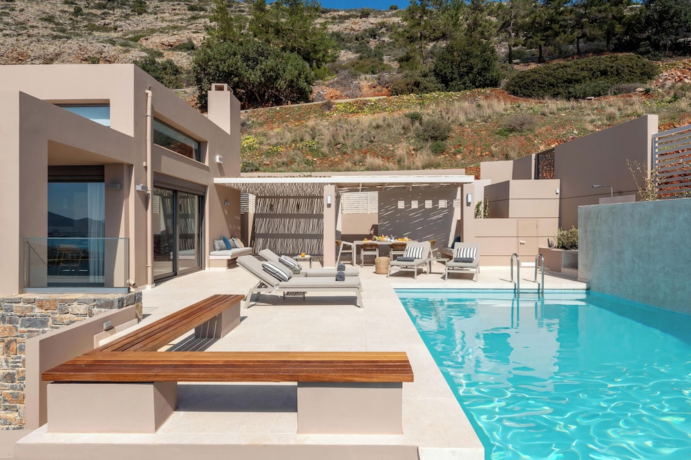 Notiko villas