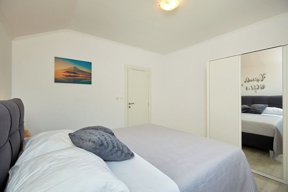 Summer Chill Apartment 2