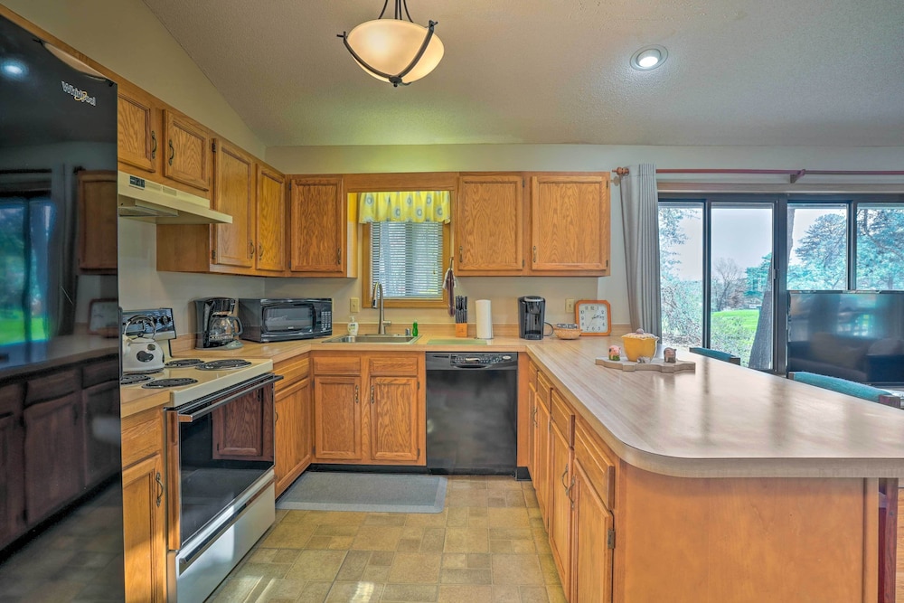 Retreat on The Woods Resort: Mtn View Golf Course! - Property Image 23
