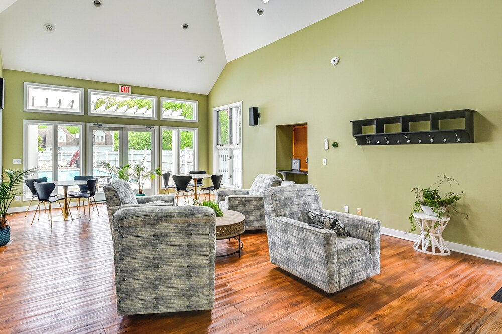 1 Mi to Mohegan Sun: Studio w/ Pool Access