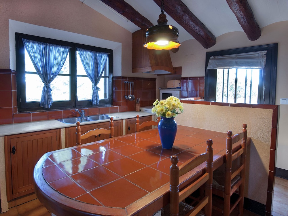 Cozy Cottage in Subirats With Swimming Pool photo 3