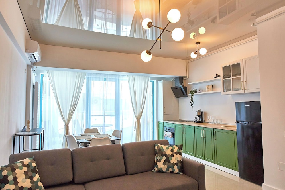 Alma Zev Apartment
