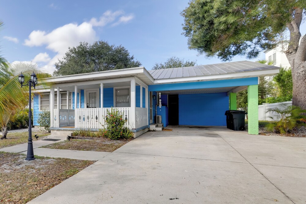 1/2 Mi to St. Lucie River: Treasure Coast Home