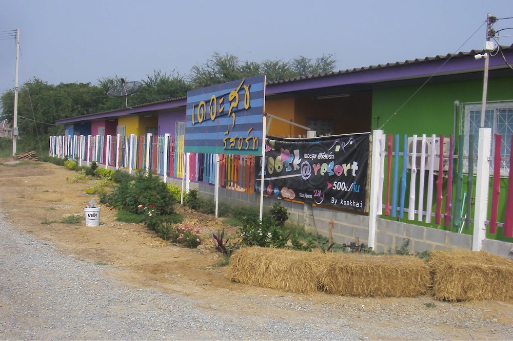 The Zoosk Resort