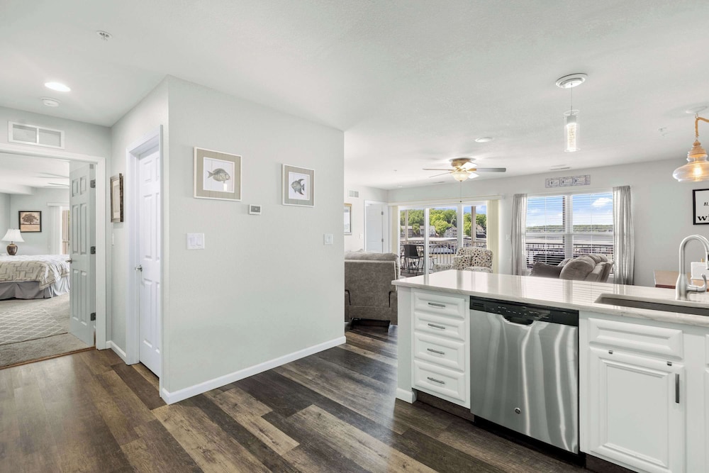 Seascape Cove Waterfront!