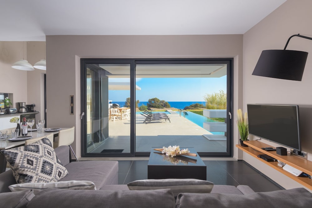 Albatross Beach Front Villas