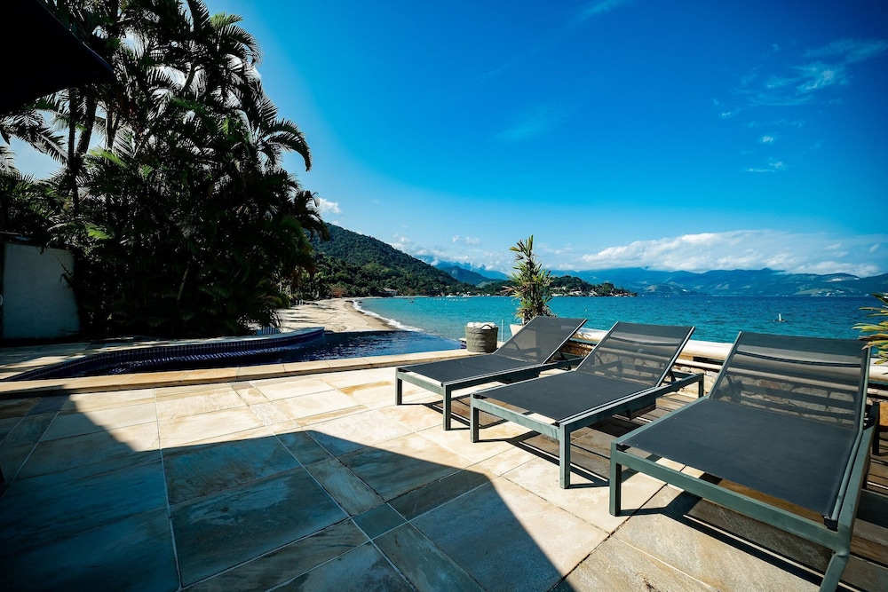 Angra - Mombaça | Mansão Espetacular Beira-Mar, 7 Suites - por Casapē Rio