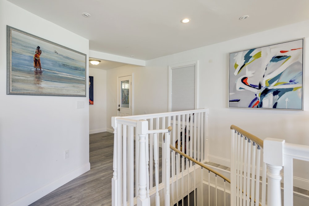 Oceanfront Cottage on Cape Cod Bay w/ Game Room