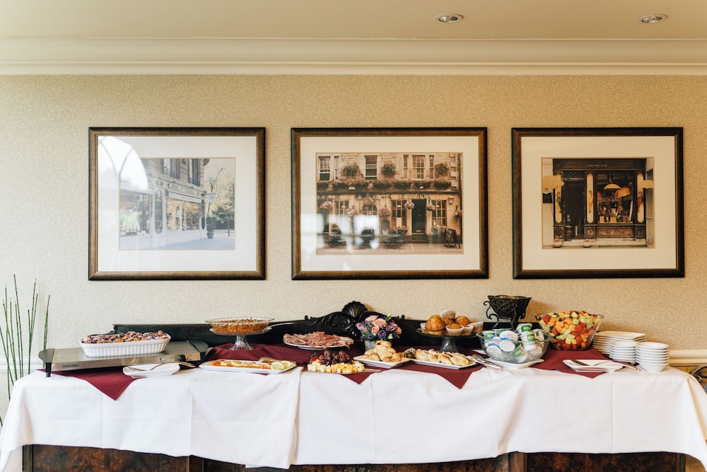 Niagara-on-the-Lake Vacations - Harbour House - Property Image 4