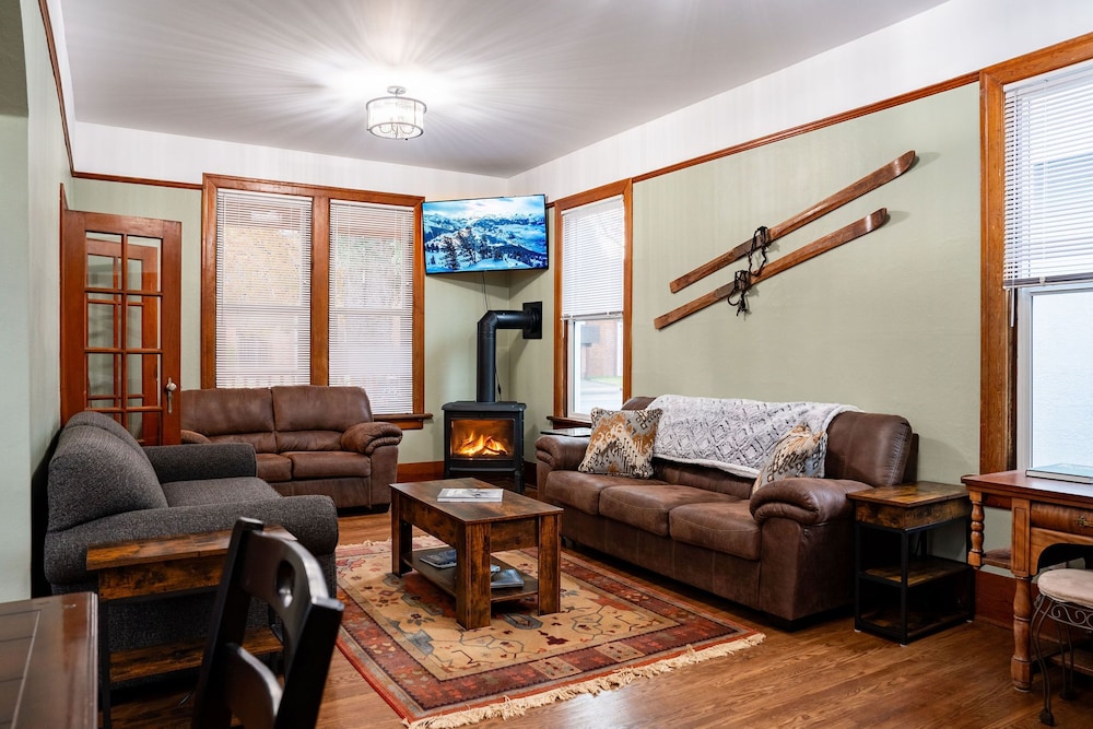 509 Mackenzie by Revelstoke Vacations