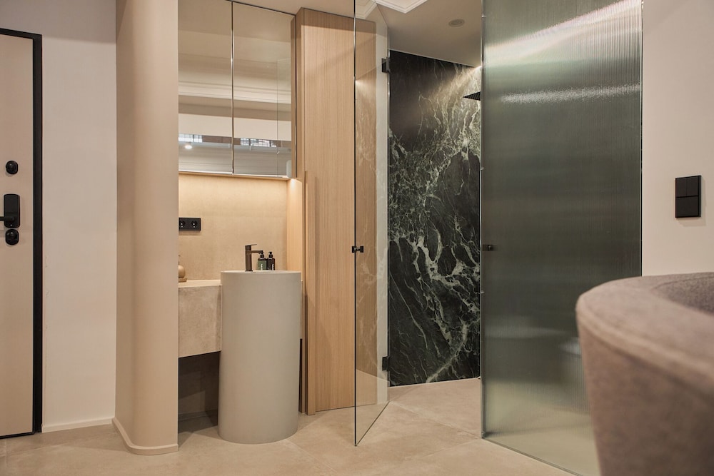 Granaria Jacuzzi Premium Suites by Downtown Apartments