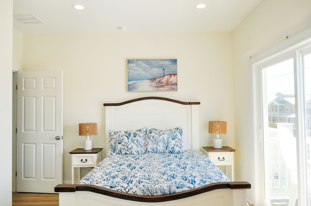 Anchors Aweigh by Topsail Realty