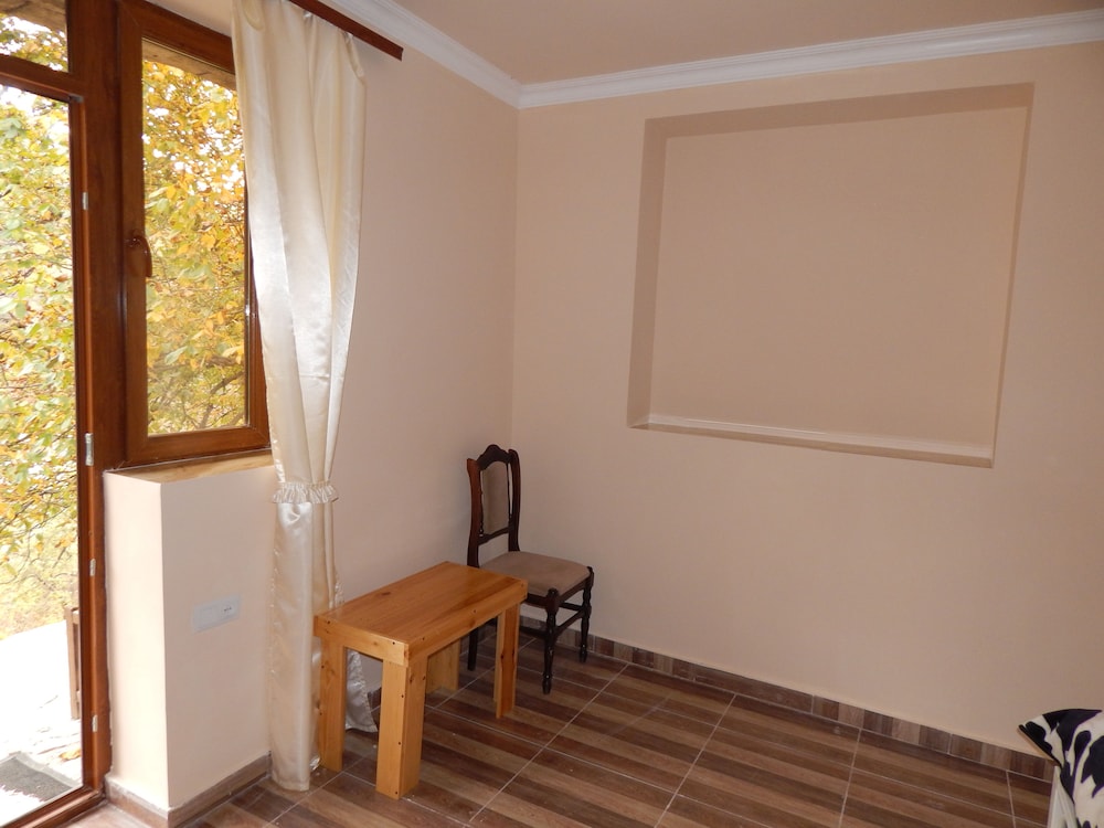 Arami Guesthouse