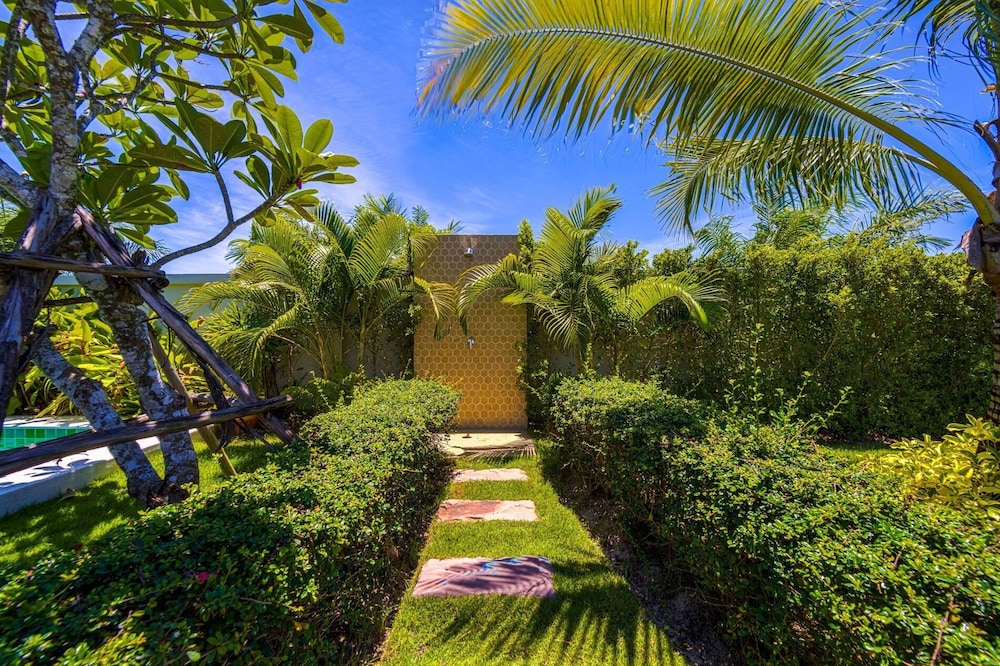 TropicalFamilyVilla w Pool&Garden ML103