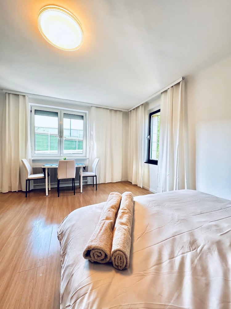 Cozy Garden Villa near Danube For 16P