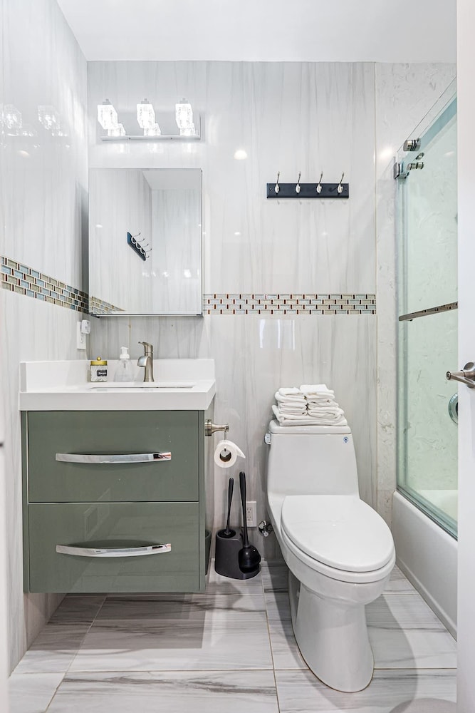 Cozy Quiet Safe Bright 4brs Home in Daly City
