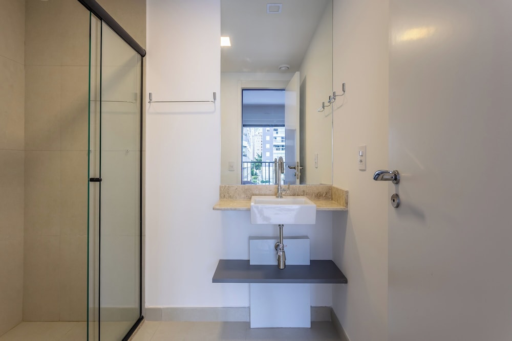 Charming Studio 550 m From Brooklin Subway Atb2014