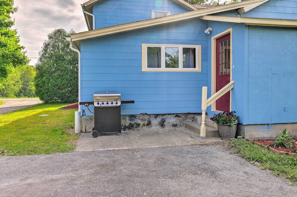 Charming Stanley Home w/ Yard, 7 Mi to Seneca Lake view 2