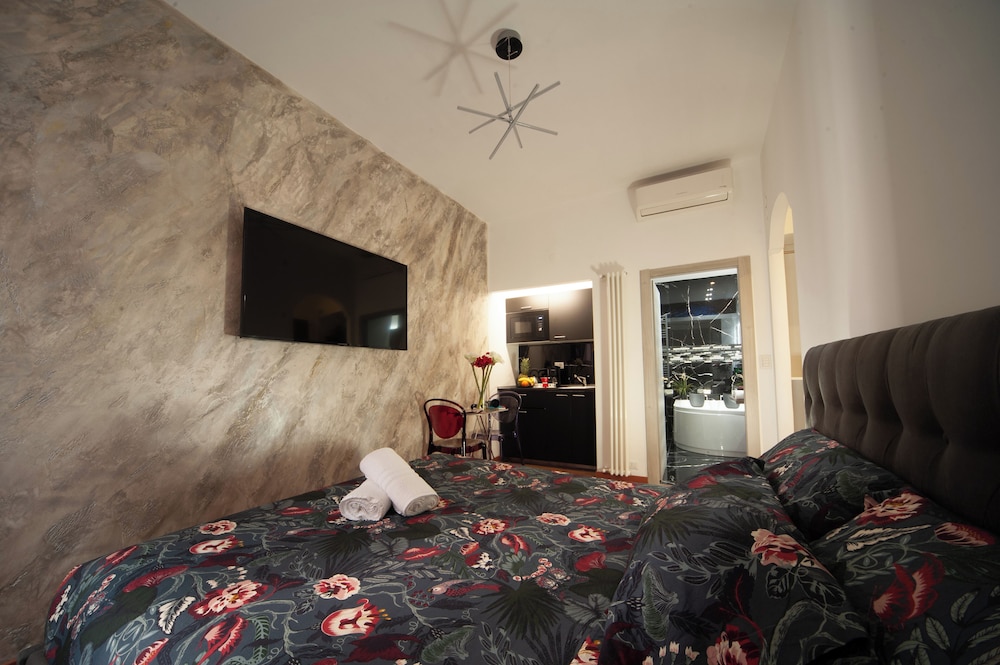 Farnese Jacuzzi Apartment