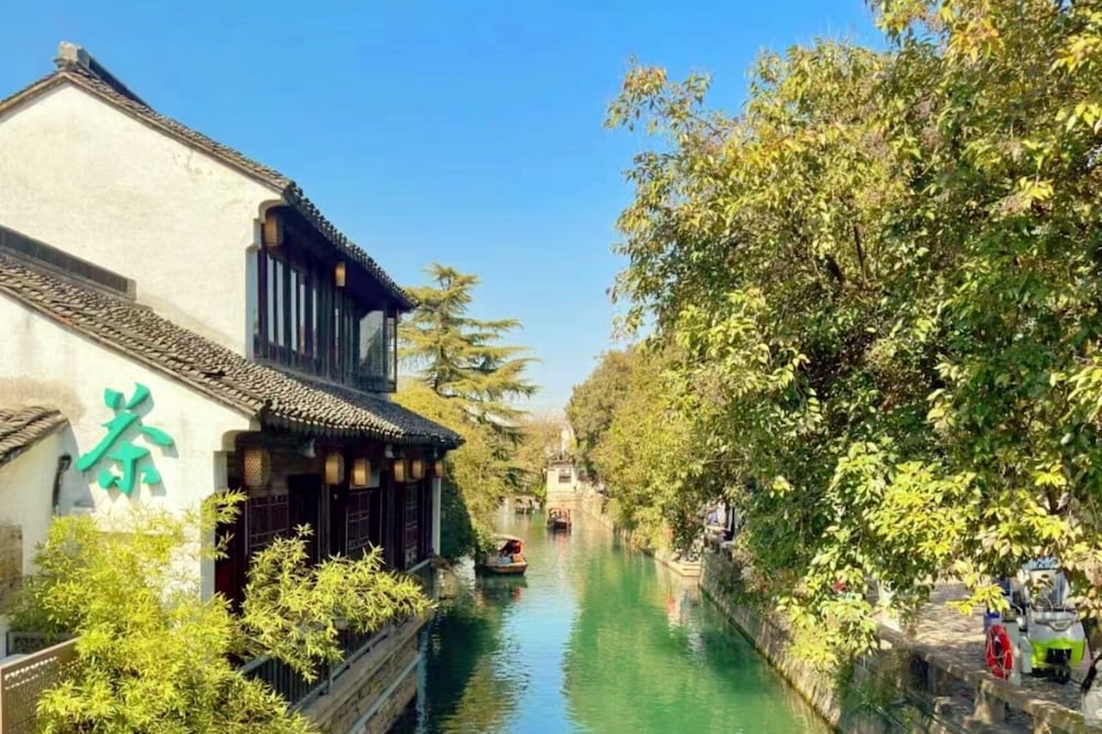 Railway Station Splendid Elegant Apartment