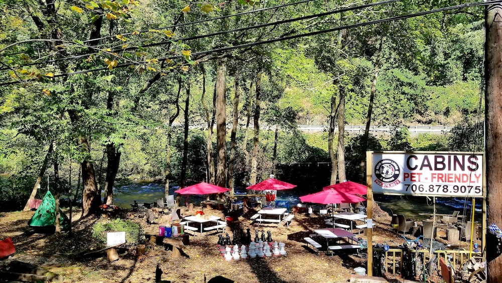 Bear Creek Lodge and Cabins in Helen Ga - Pet Friendly, River on Property, Walking Distance to downtown Helen