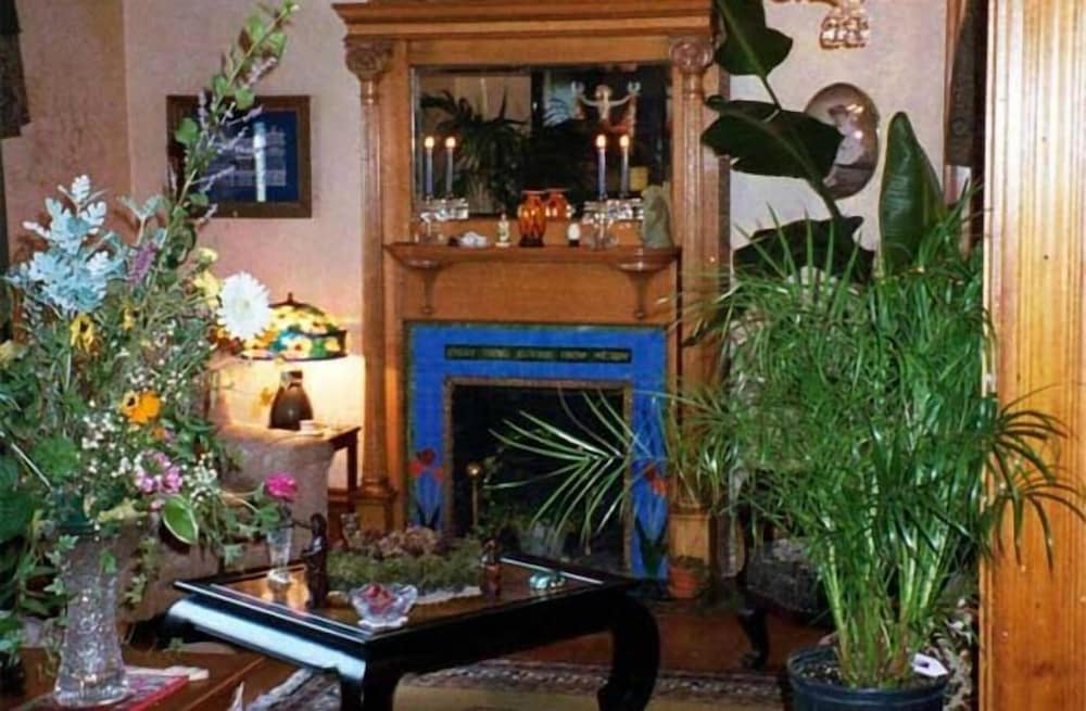 Milwaukee Vacations - Manderley Bed and Breakfast - Property Image 6