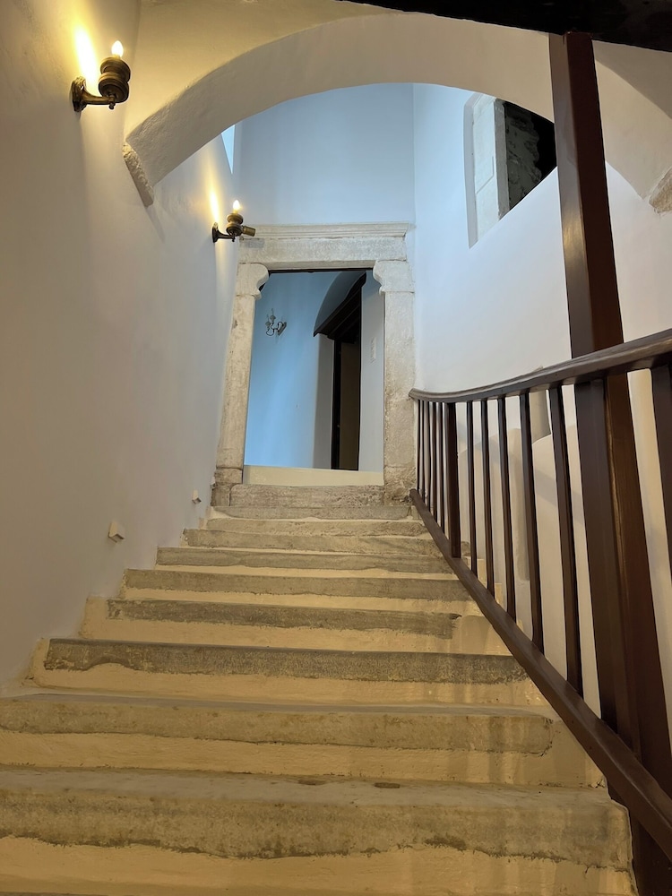 15th Cent. Katharsis Retreat Naxos Old T